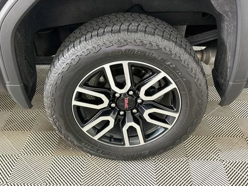 Used 2023 GMC Sierra 1500 AT4 w/ AT4 Premium Package AWD/4WD image 22