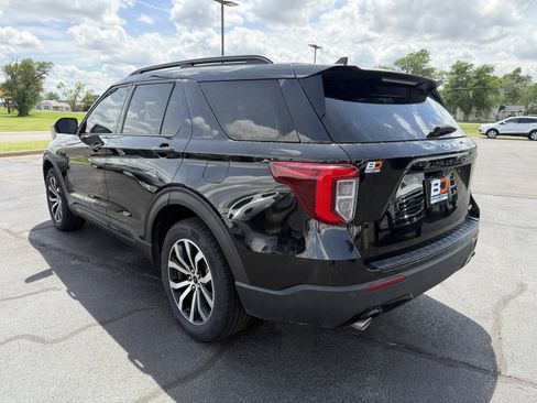 Used 2023 Ford Explorer ST-Line AWD/4WD image 4