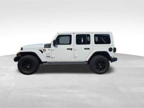 Used 2018 Jeep Wrangler Unlimited Sahara AWD/4WD image 4