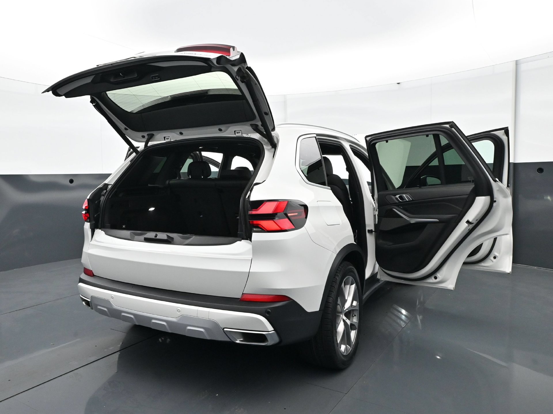 Used 2024 BMW X5 xDrive40i AWD/4WD image 35