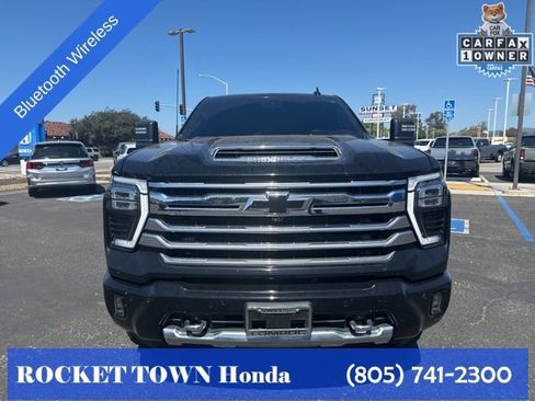 Used 2024 Chevrolet Silverado 2500 High Country w/ High Country Premium Package AWD/4WD image 3