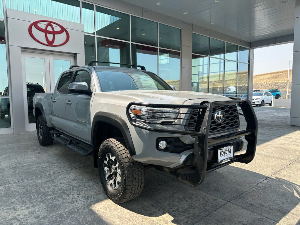 Used 2020 Toyota Tacoma TRD Off-Road w/ Technology Package AWD/4WD image 2
