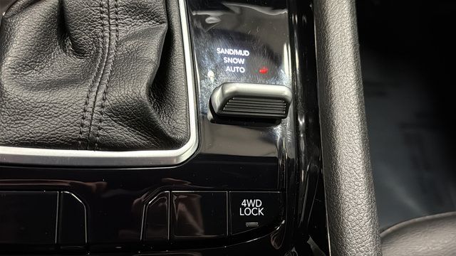 Used 2025 Jeep Compass Latitude w/ Altitude Special Edition AWD/4WD image 37