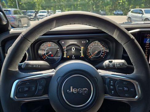 New 2026 Jeep Wrangler Unlimited Sahara AWD/4WD image 14