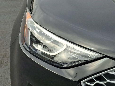 Certified 2024 Ford Edge SE image 9