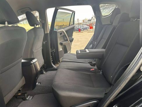 Used 2018 Toyota RAV4 LE image 26