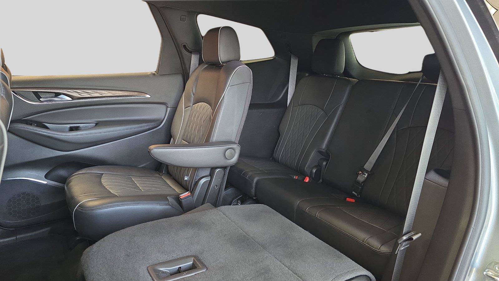 Used 2024 Buick Enclave Avenir w/ Avenir Technology Package AWD/4WD image 19