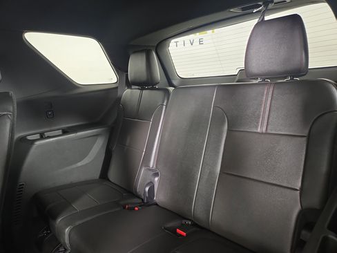 Certified 2023 Chevrolet Traverse RS image 13