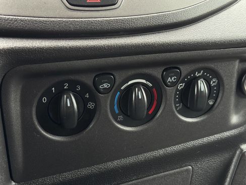 Used 2019 Ford Transit 250 130 Low Roof image 22