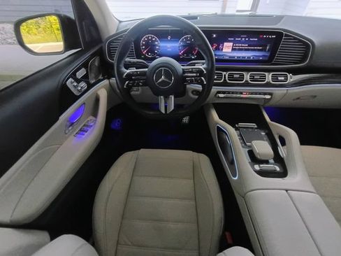Used 2024 Mercedes-Benz GLS 580 4MATIC image 31