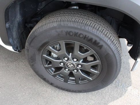 Certified 2025 Toyota 4Runner SR5 AWD/4WD image 62