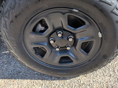 Used 2019 Jeep Wrangler Unlimited Sport image 23