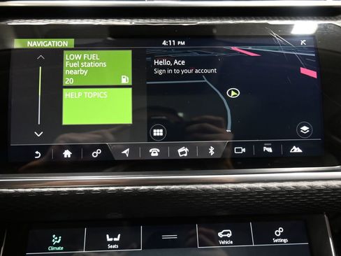 Used 2018 Land Rover Range Rover Velar S image 25