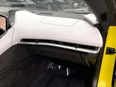 Used 2022 Chevrolet Corvette Stingray Premium Cpe image 18