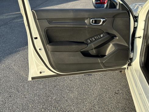 Used 2025 Honda Civic Sport image 16