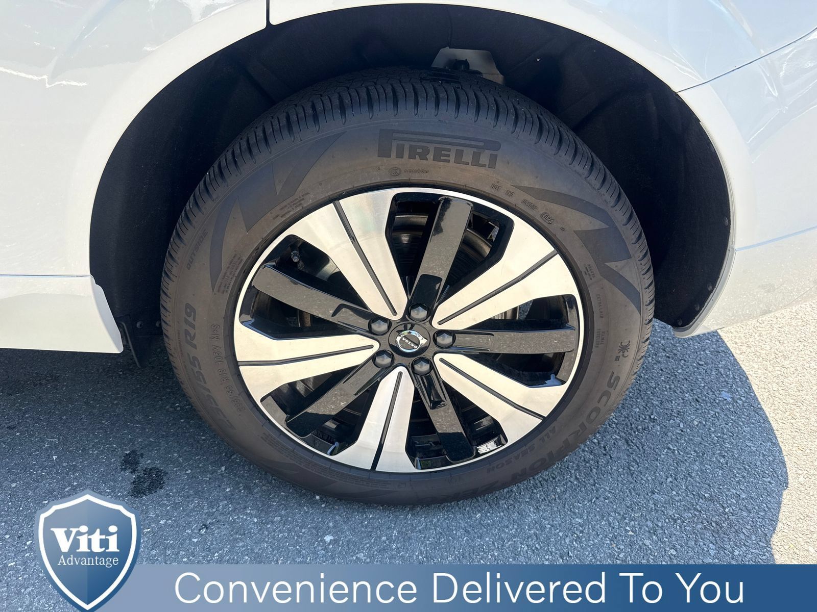 Certified 2025 Volvo XC60 T8 Plus w/ Climate Package AWD/4WD image 13
