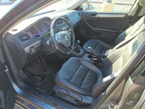 Used 2017 Volkswagen Jetta SE image 7