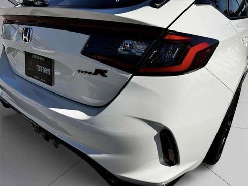 Used 2025 Honda Civic Type R image 16