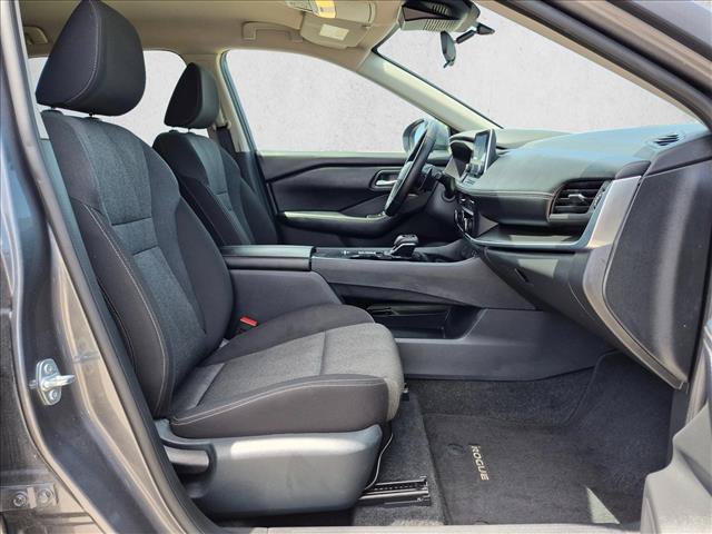 Used 2025 Nissan Rogue SV FWD image 21