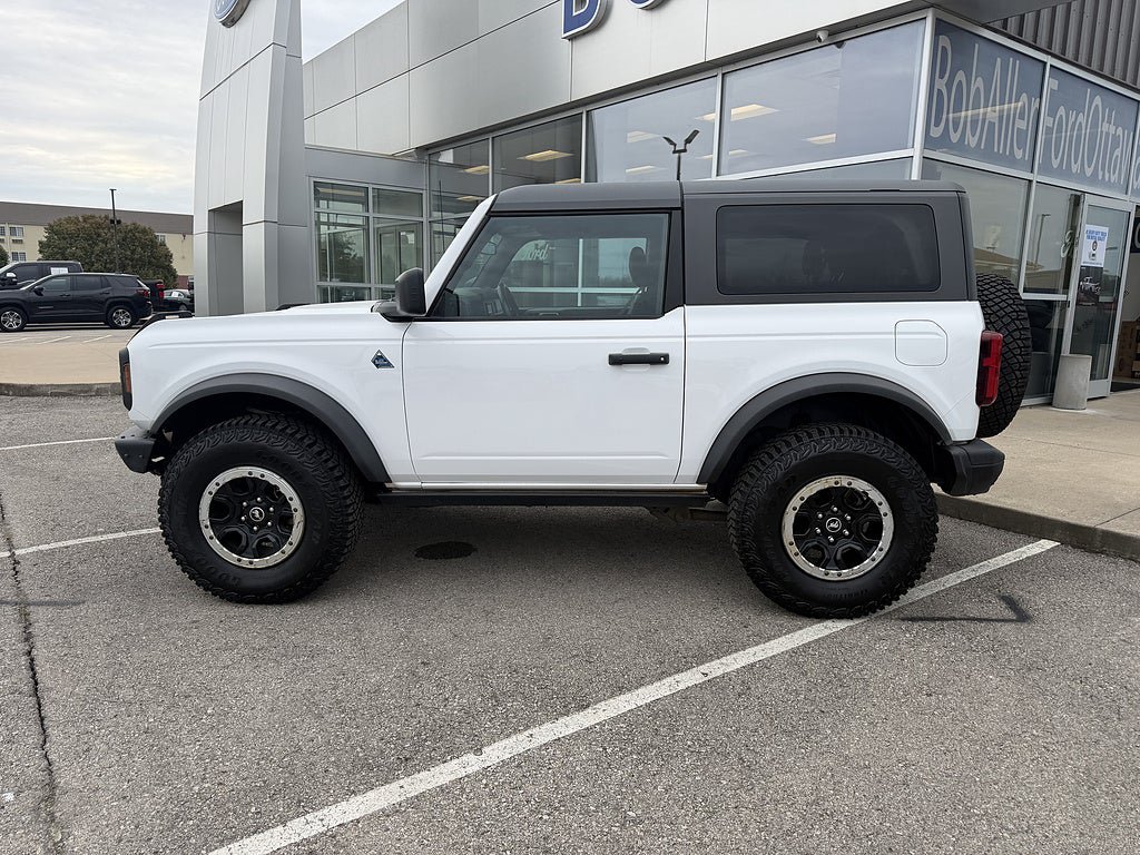 Used 2023 Ford Bronco Black Diamond w/ Sasquatch Package AWD/4WD image 2