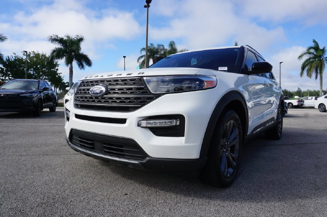 Used 2023 Ford Explorer XLT w/ Equipment Group 202A RWD image 23