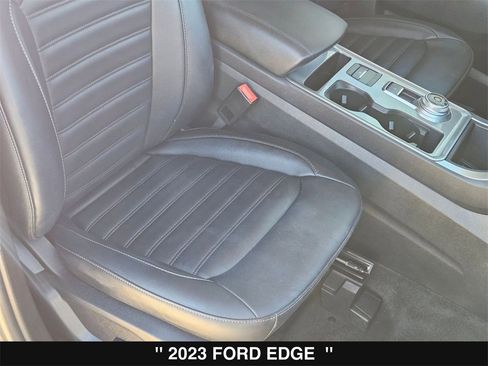 Used 2023 Ford Edge SEL w/ Convenience Package image 32