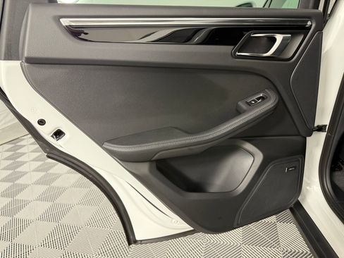 New 2025 Porsche Macan image 28