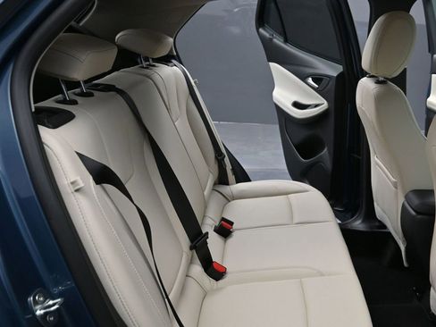 Used 2024 Buick Encore GX Sport Touring image 13