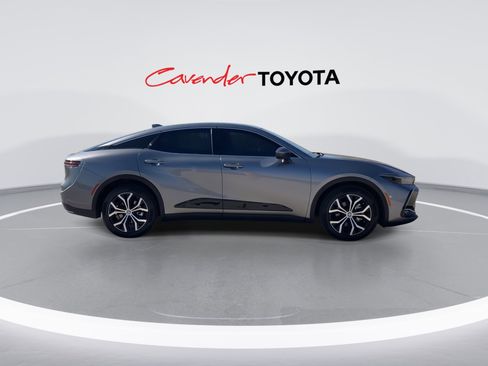 Used 2023 Toyota Crown XLE image 9