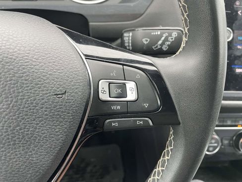 Used 2021 Volkswagen Tiguan SE w/ Panoramic Sunroof Package image 34