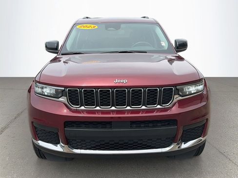 Used 2023 Jeep Grand Cherokee L Laredo RWD image 9