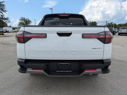 Used 2025 Hyundai Santa Cruz Limited AWD/4WD image 5
