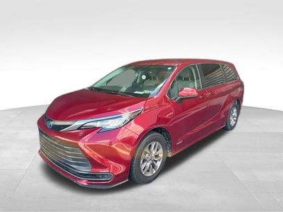 Used 2021 Toyota Sienna LE