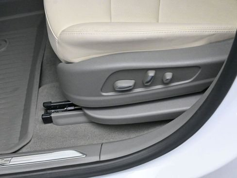 Used 2025 Cadillac XT5 Premium Luxury w/ Technology Package image 15