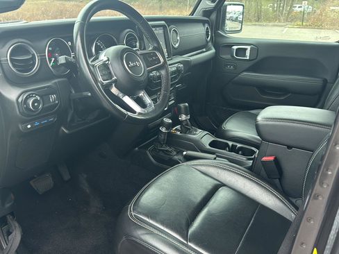 Used 2023 Jeep Wrangler Sahara w/ Cold Weather Group image 12