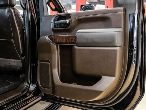 Used 2023 GMC Sierra 3500 Denali w/ Denali Ultimate Package AWD/4WD image 38