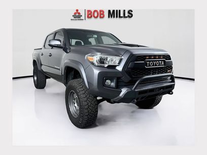 Used 2017 Toyota Tacoma TRD Sport w/ Tow Package (A/T)