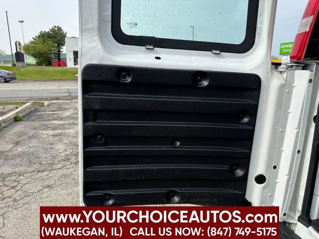 Used 2017 Chevrolet Express 2500 Extended RWD image 14