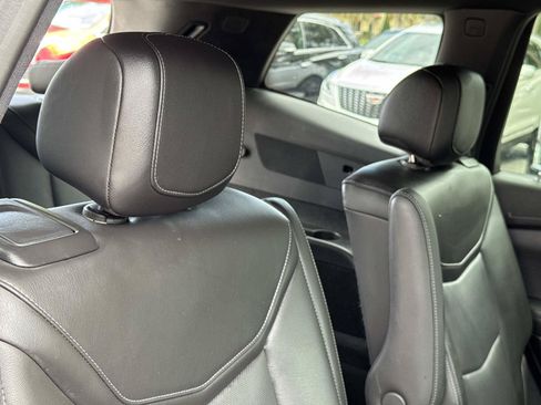 Used 2025 Cadillac XT6 Premium Luxury FWD image 27