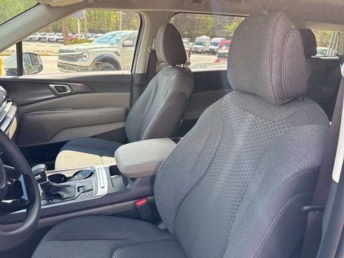 New 2026 Kia Carnival LX image 26