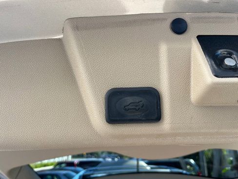 Used 2011 Buick Enclave CXL image 75