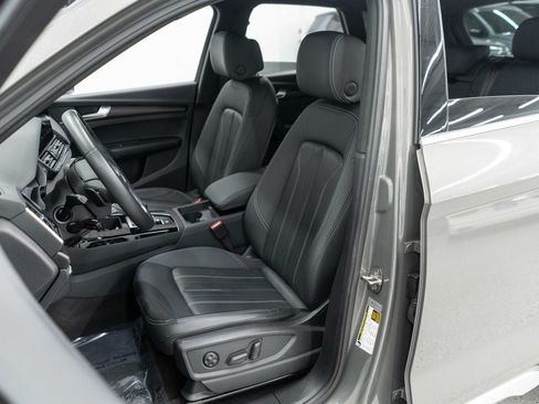 Used 2023 Audi Q5 2.0T Premium w/ Convenience Package AWD/4WD image 9