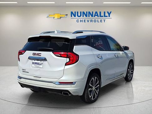 Used 2020 GMC Terrain Denali w/ Denali Premium Package FWD image 5