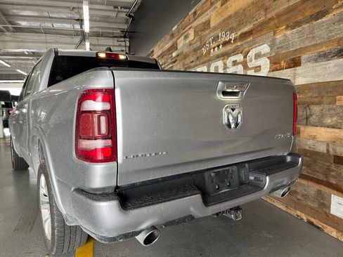 Used 2022 RAM 1500 Limited w/ Body Color Bumper Group AWD/4WD image 17