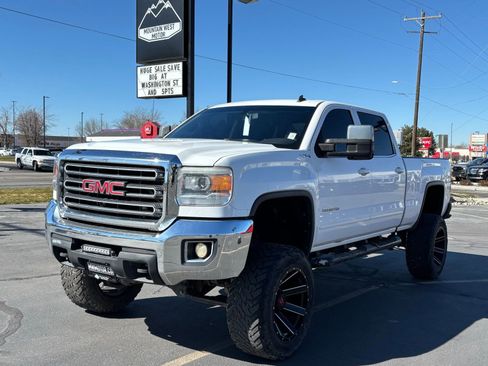 Used 2015 GMC Sierra 2500 SLE image 2