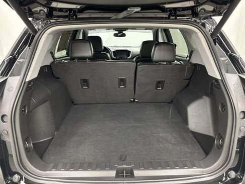 Used 2023 GMC Terrain SLT image 8