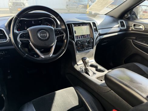 Used 2018 Jeep Grand Cherokee Altitude AWD/4WD image 27