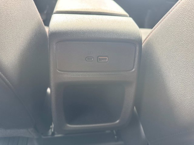 Used 2025 Chevrolet Trax RS w/ Sunroof Package FWD image 18