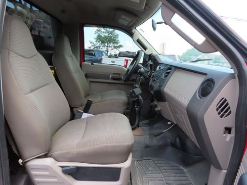 Used 2010 Ford F550 4x4 Regular Cab Super Duty image 38