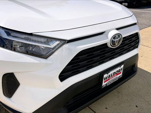 Used 2025 Toyota RAV4 LE AWD/4WD image 34